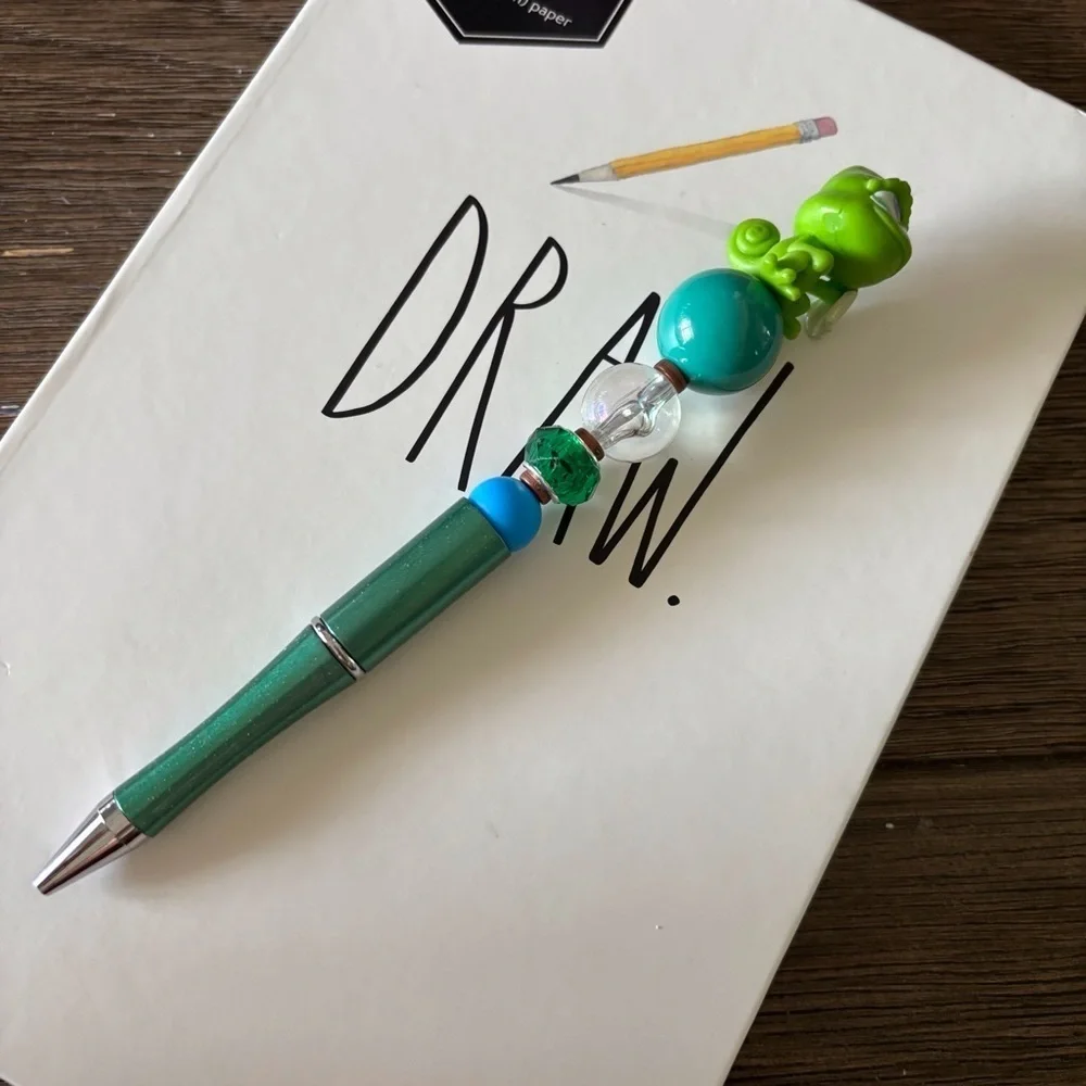 Disney Doorables: Tangled: Pascal handmade beaded pen
